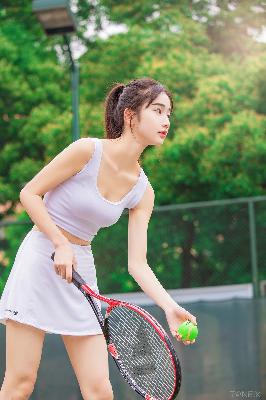 粉嫩小泬喷潮抽搐无码